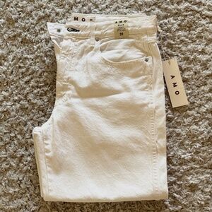 AMO Billie Alabaster